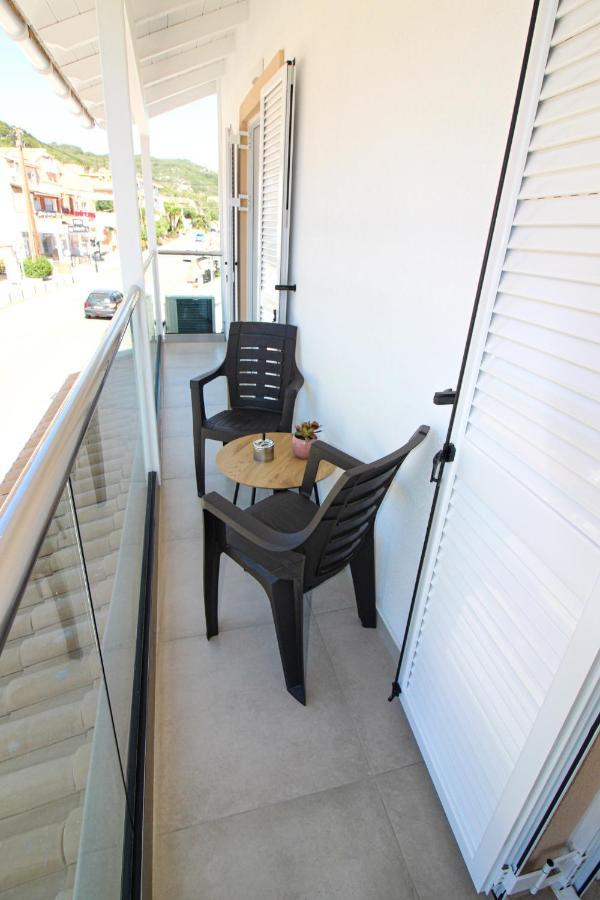 4You Luxury Apartments By Keyplanner Moraitika Exterior photo