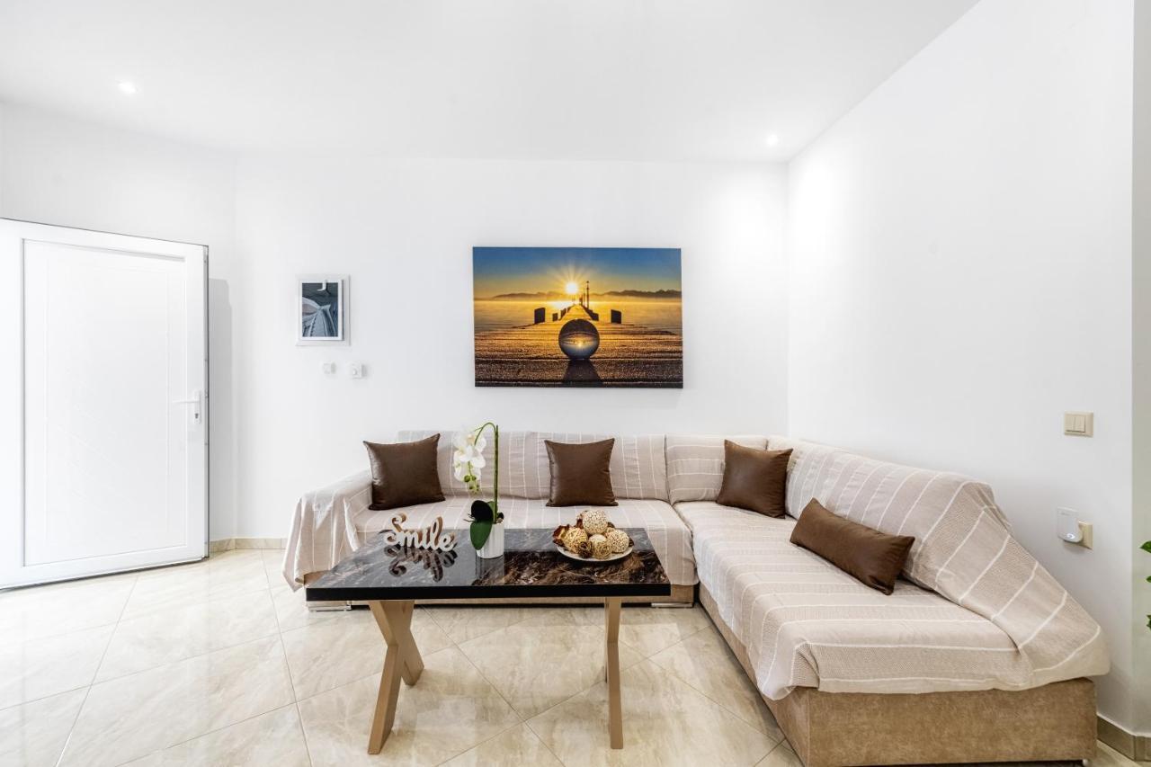 4You Luxury Apartments By Keyplanner Moraitika Exterior photo